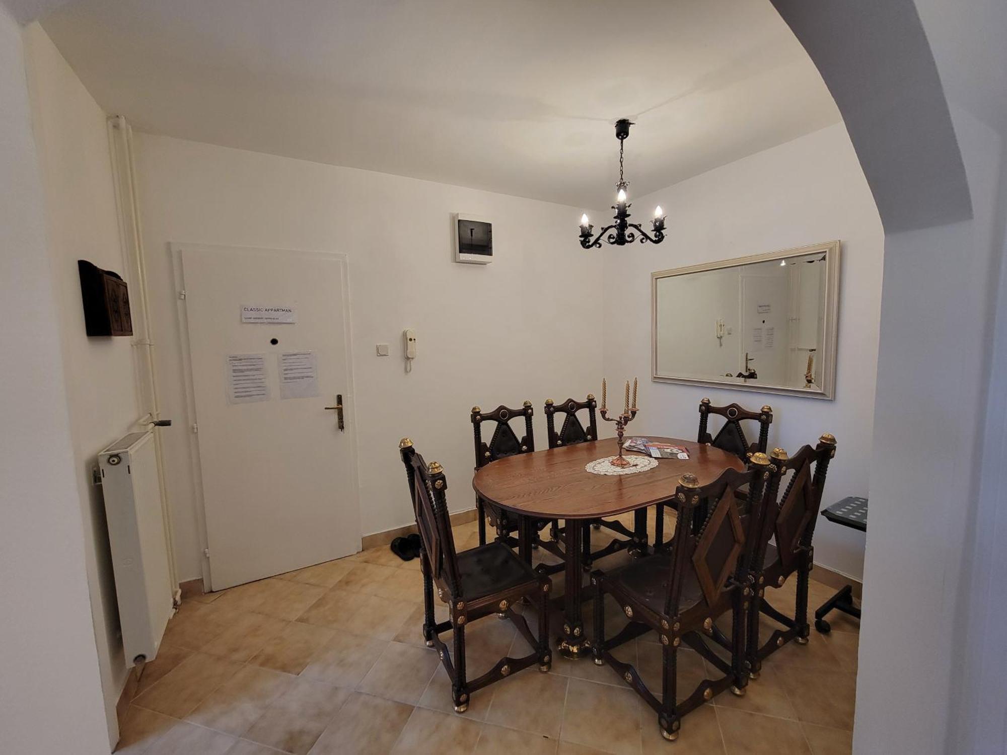 Belvarosi Classic Apartman 85 Square Meters Szombathely Exterior photo
