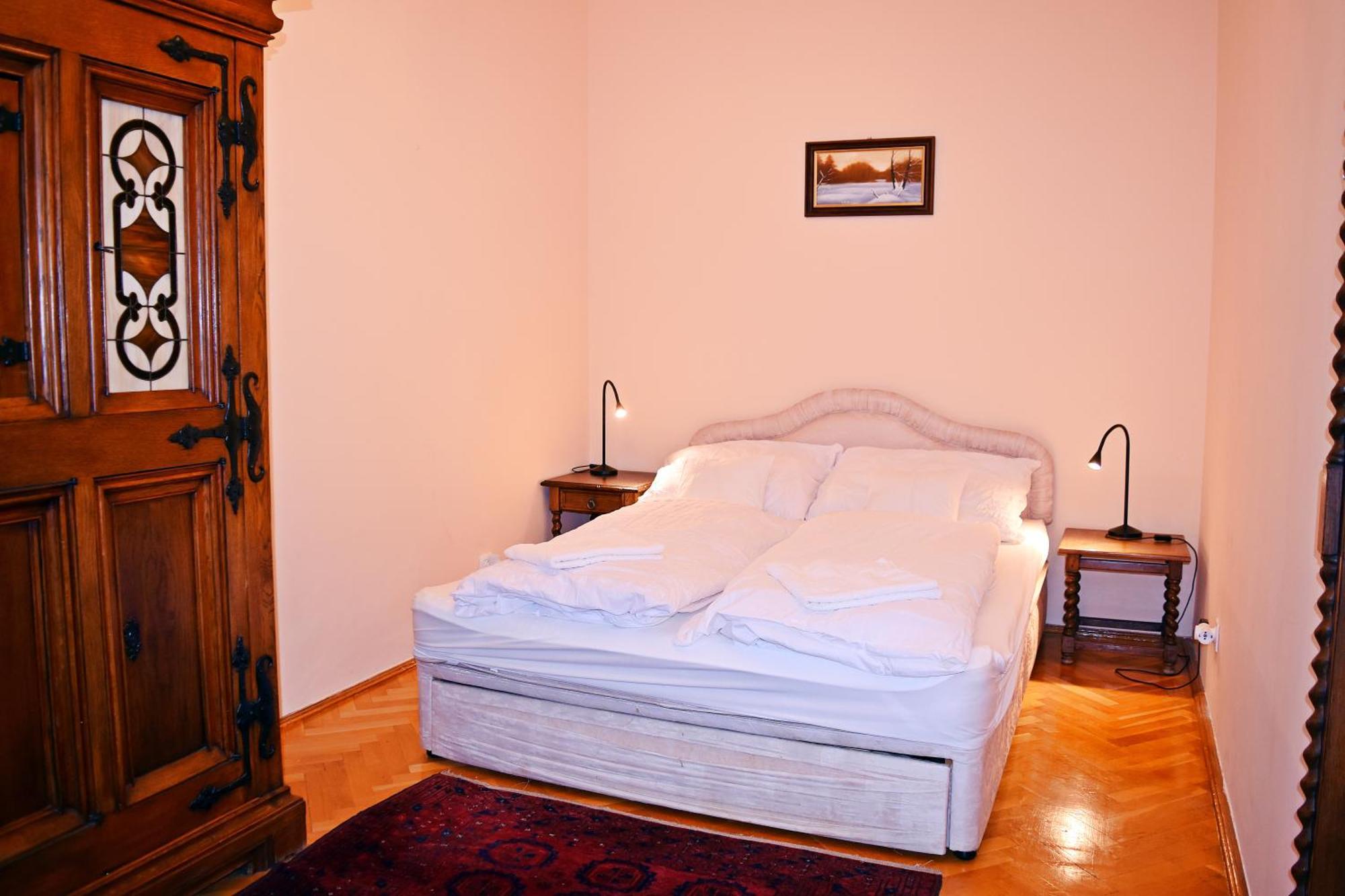 Belvarosi Classic Apartman 85 Square Meters Szombathely Exterior photo
