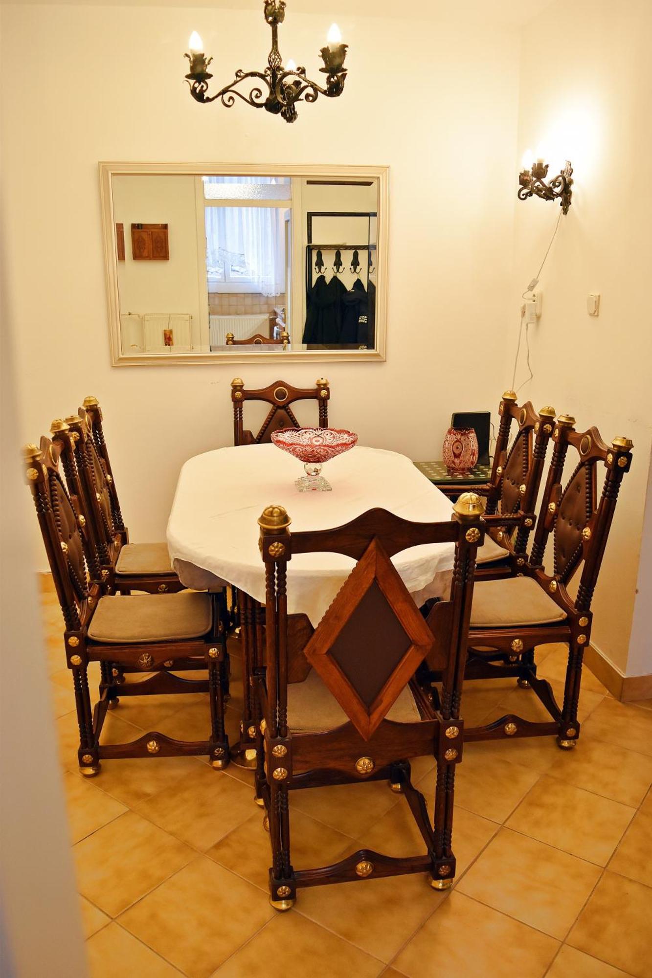 Belvarosi Classic Apartman 85 Square Meters Szombathely Exterior photo